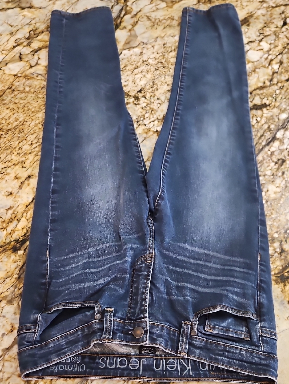 Calvin Klein faded navy skinny jeans. Size 8/29 Inseam 26" Rise 9"